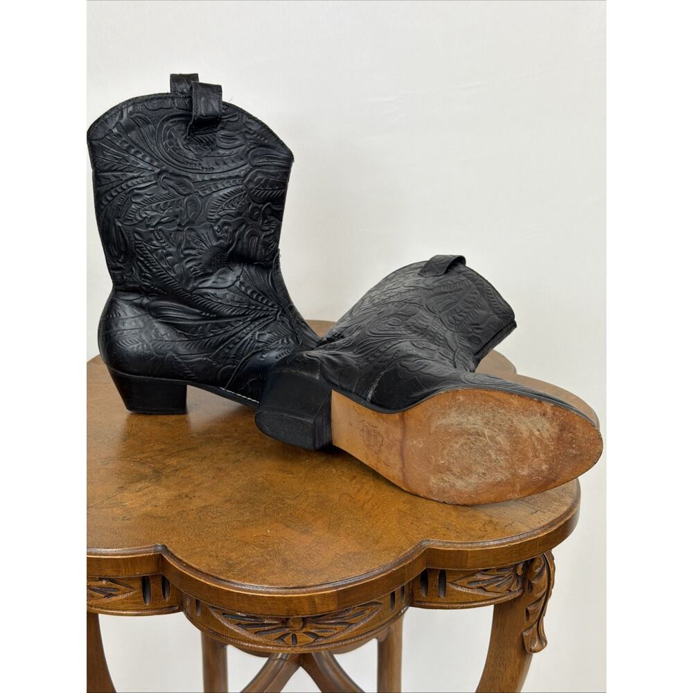 Tictactoes Black Embossed Leather Short Booties Western Boots Women's Size 9 USA - Picture 2 of 9